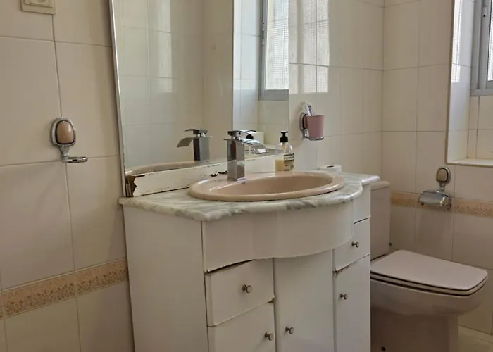 Quarto em Acomodações Particulares Privada Comoda Centro Cerca De Todos Servicios Wifi