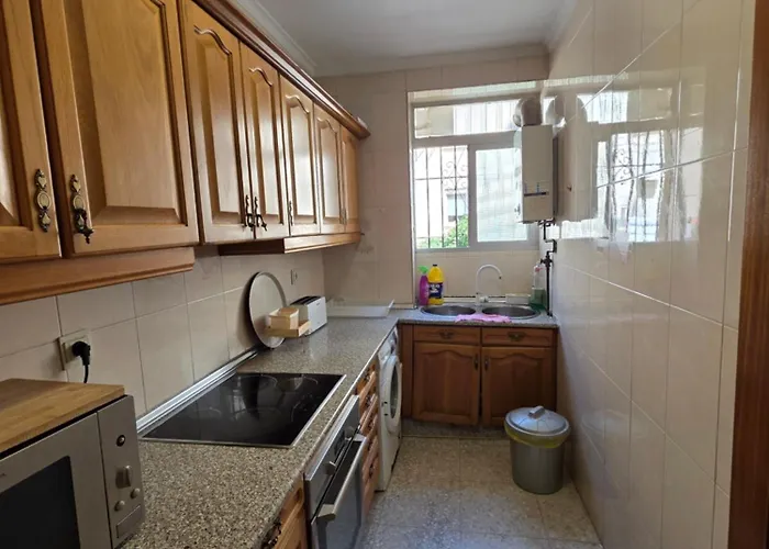 Quarto em Acomodações Particulares Privada Comoda Centro Cerca De Todos Servicios Wifi *