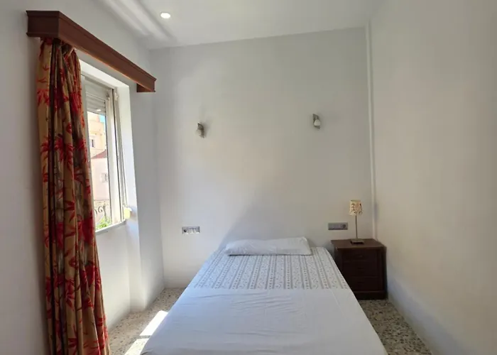 Quarto em Acomodações Particulares Privada Comoda Centro Cerca De Todos Servicios Wifi